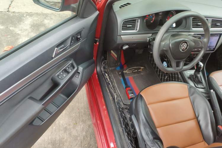 Used Volkswagen Lavida 2015 1.6L Automatic Fashion Edition Driver Seat