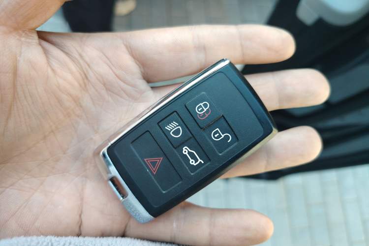 Used Land Rover Range Rover Evoque 2024 Aurora L 249 PS Prestige Light-Chasing Edition