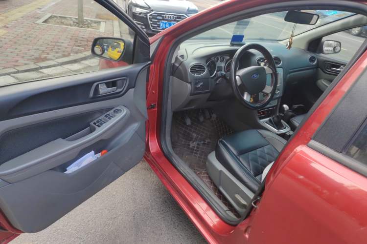 Used Ford Focus 2012 Hatchback Classic 1.8L Manual Base Model
