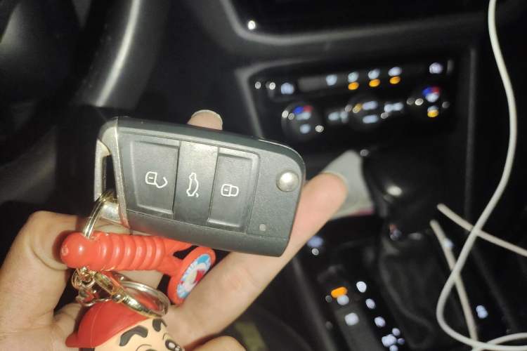 Used Volkswagen Tiguan L 2019 Updated Version 330TSI Automatic Two-Wheel Drive Panoramic Comfort Edition China VI Standard
