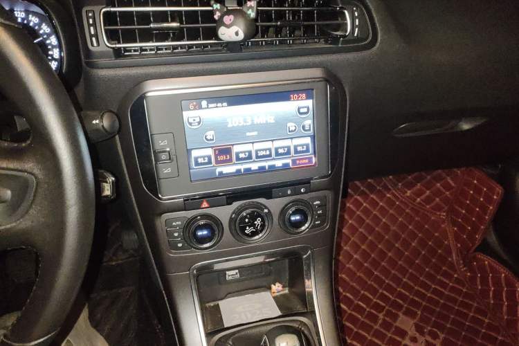 Used Citroen C4 Sega 2016 1.6L Manual Luxury Model
