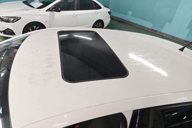 Used Volkswagen Polo 2016 1.6L Automatic Comfort Model
