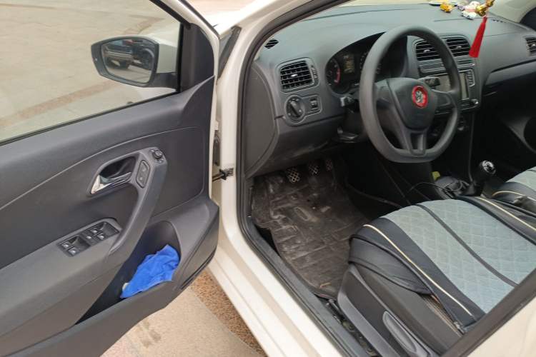 Used Volkswagen Polo 2014 1.4L Manual Fashion Edition