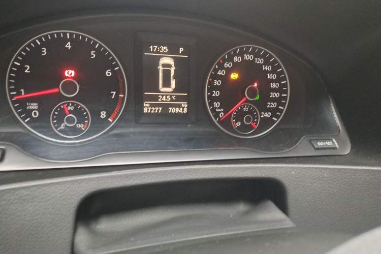 Used Volkswagen Caravelle 2014 2.0 TSI Four-Wheel Drive Comfort Edition
