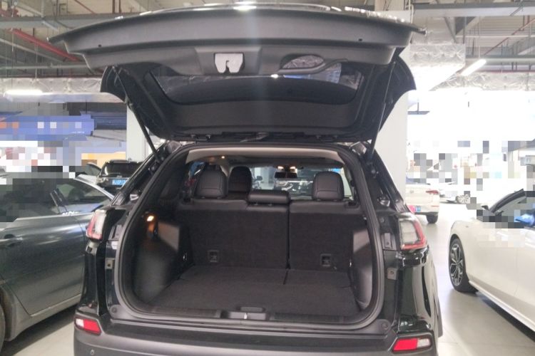 Used Jeep Cherokee 2019 2.0T Two-Wheel Drive Smart Enjoyment Version China VI