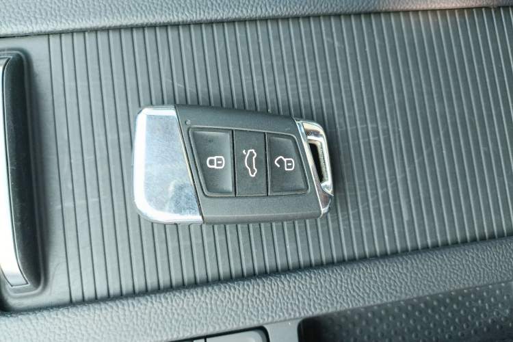 Used Volkswagen Magotan 2023 2 Million Units Limited Edition 330TSI DSG Leading Version Vehicle Key