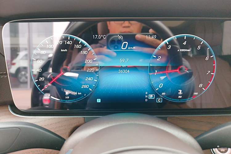 Used Mercedes-Benz E-Class 2022 E 300 L Luxury Model Odometer Close Up