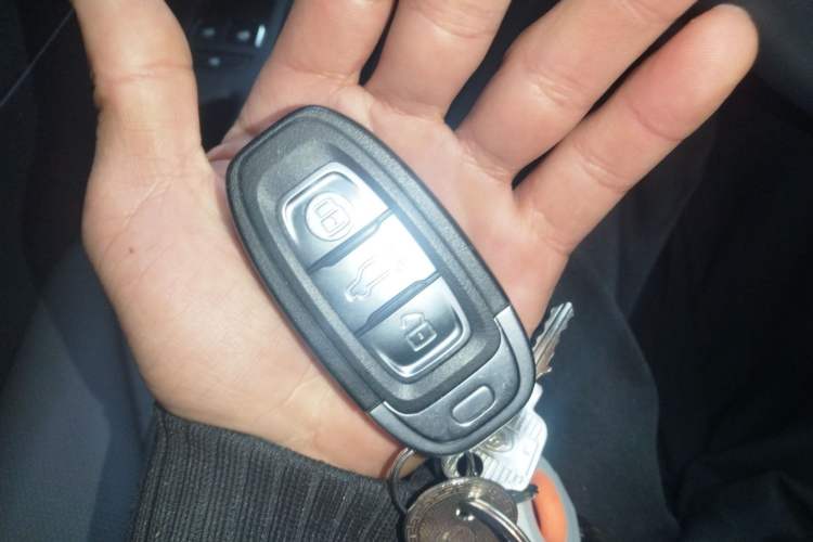 Used Hongqi E-QM5 2022 431 km Charge & Enjoy Edition