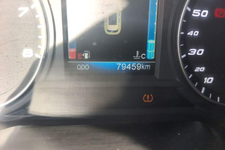 Used Zotye T700 2017 1.8T Dual-Clutch Luxury Model Odometer Close Up