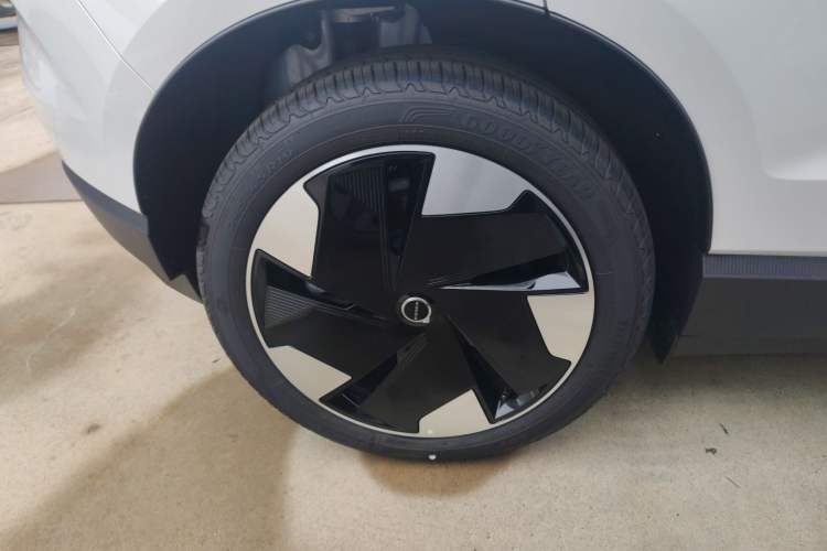 Used Volvo EX30 2025 Rear-Drive Long-Range Version Ultra
