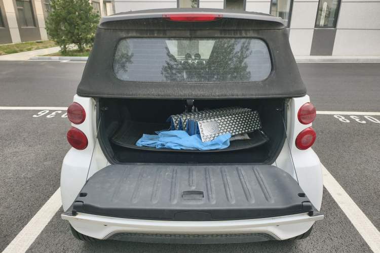 Used smart fortwo 2012 1.0T Convertible Passion Edition Trunk