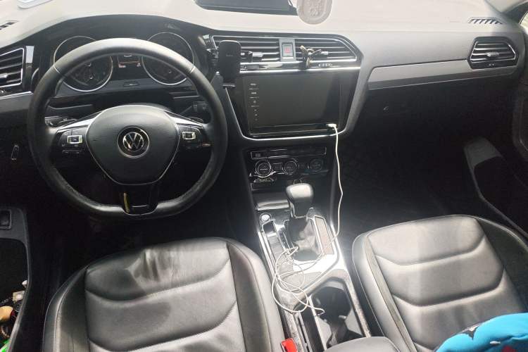 Used Volkswagen Tiguan L 2021 330TSI Automatic Two-Wheel Drive Smart Edition
