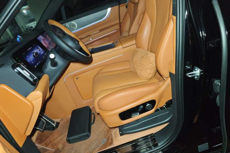 Used Hima AITO M9 2024 Range-Extended Ultra Version 42 kWh 6-Seater Model Left Front Seat