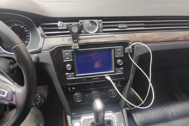 Used Volkswagen Magotan 2018 330TSI DSG Luxury Model Audio And AC Panel