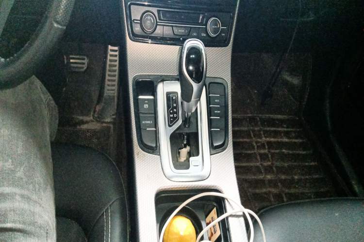 Used Geely Auto Emgrand GS 2016 Sport Edition 1.8L Automatic LingShang Model Gear Lever