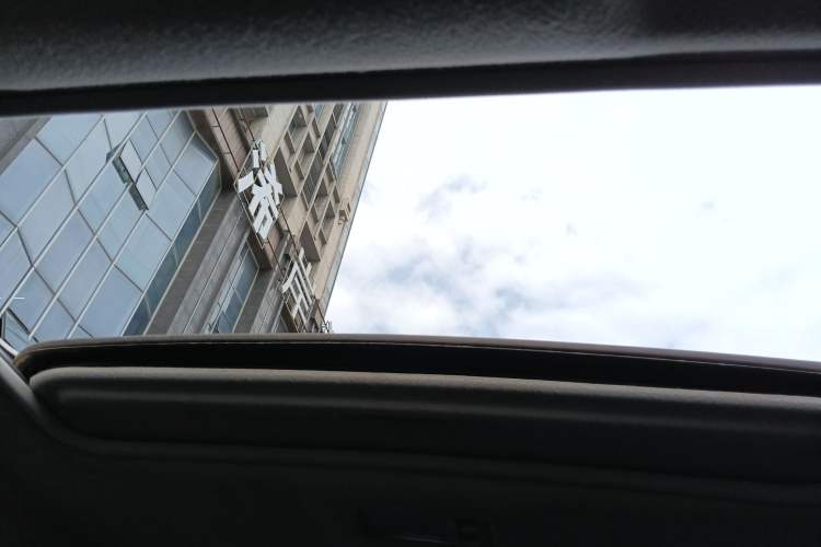 Used Nissan Sylphy 2019 1.6XV CVT Smart Connect Luxury Edition China V Standard Headliner