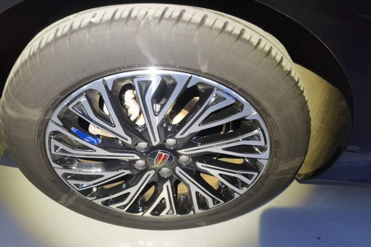 Used Hongqi H5 2024 2.0T Automatic Smart Connect Flagship Edition
