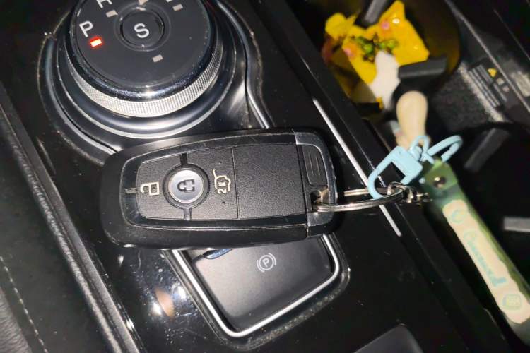 Used Ford Edge 2020 EcoBoost 245 Two-Wheel Drive Titanium 7-Seater Vehicle Key