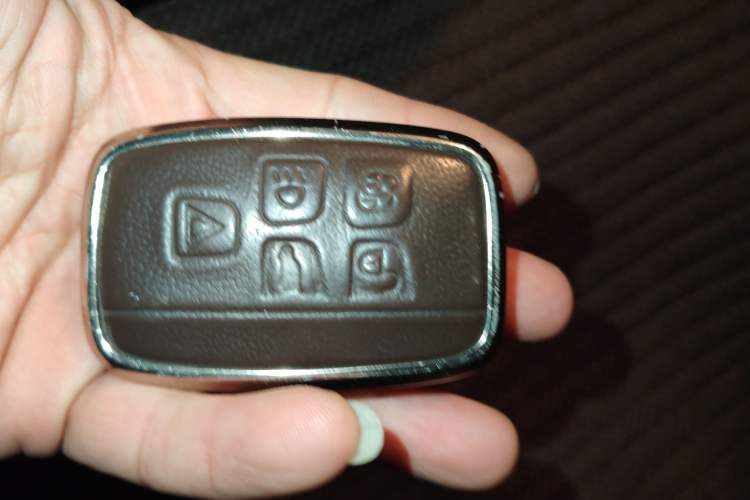 Used Land Rover Discovery 2016 3.0 SC Obsidian Black Heritage Edition SE