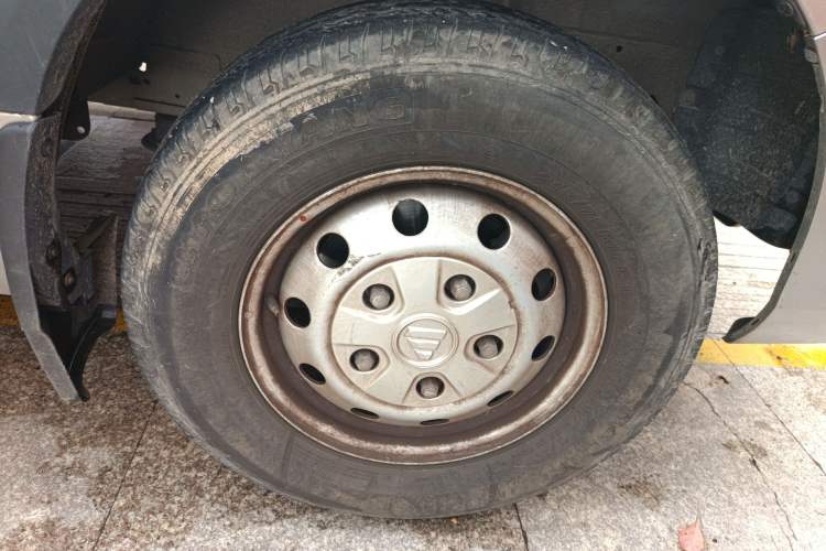 Used Foton Toano 2023 2.0T Automatic Urban Edition Short Wheelbase Mid-Height Design with Single Rear Tire—Available in 5/6/9-Seater Configurations
