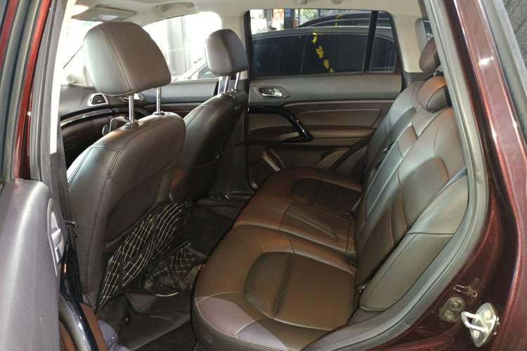 Used GAC Trumpchi GS4 2017 235T Automatic Two-Wheel Drive Luxury Smart Connectivity Version Left Rear Seat