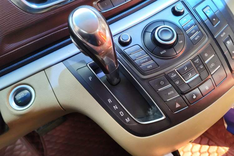 Used Buick GL8 2013 2.4L CT Luxury Business Comfort Edition
