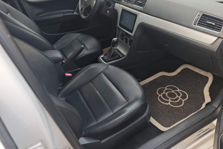 Used Volkswagen Gran Lavida 2013 1.6L Automatic Comfort Model