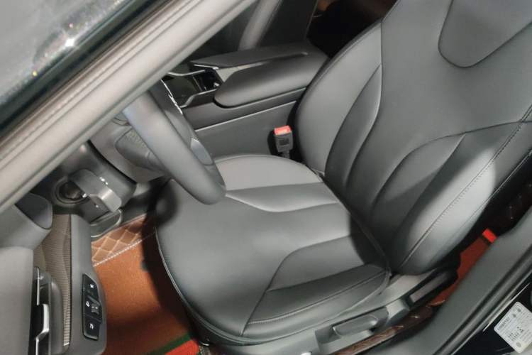 Used Hongqi E-QM5 2023 Revised Version Basic Travel Edition
