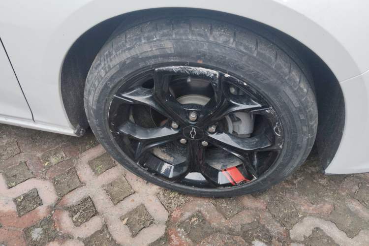 Used Chevrolet Malibu XL 2019 Redline 550T Automatic Sport Edition Right Front Wheel Hub