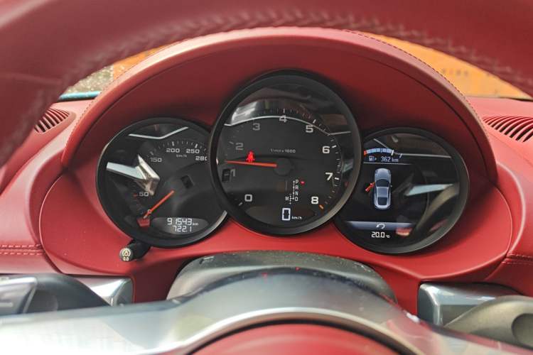 Used Porsche 718 2016 Cayman 2.0T
