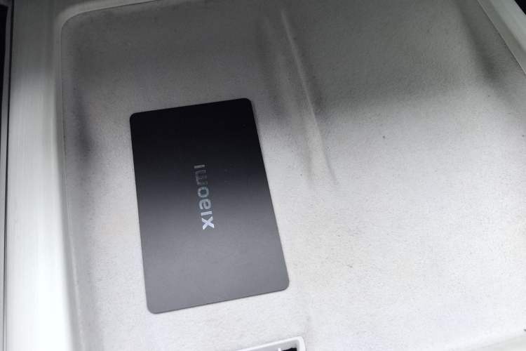 Used Xiaomi Auto SU7 2024 Rear-Drive Ultra-Long Range Advanced Pro-Level Intelligent Driving Version Interior 1