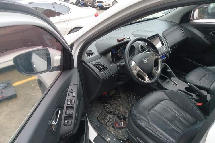 Used Hyundai ix35 2015 2.0L Automatic 2WD Smart Type China IV
