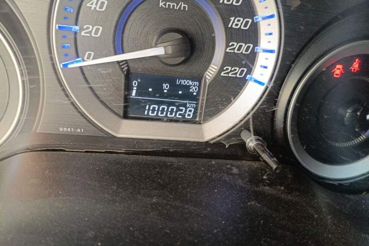 Used Honda City Classic 2012 1.5L manual Elite Edition Odometer Close Up