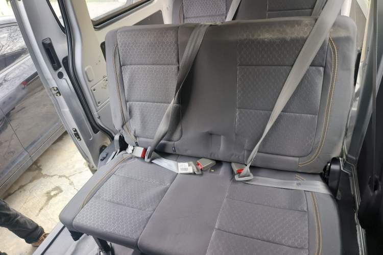 Used CHANGAN KAICHENG Ruixing M60 2023 1.5L GDI Elite-Class Passenger Vehicle 6/7 Seats Left Rear Seat