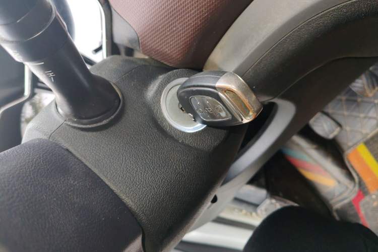 Used HYOSOW H3 2017 1.5L Manual Comfort Sunroof Version