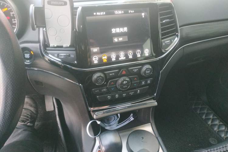 Used Jeep Grand Cherokee 2020 3.0L Elite Navigation Edition Audio And AC Panel