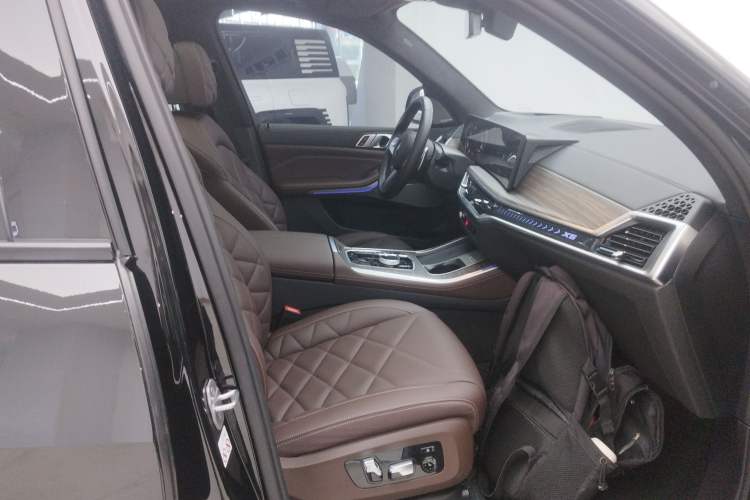 Used BMW X5 2023 xDrive 40Li M Sport Night Edition Package