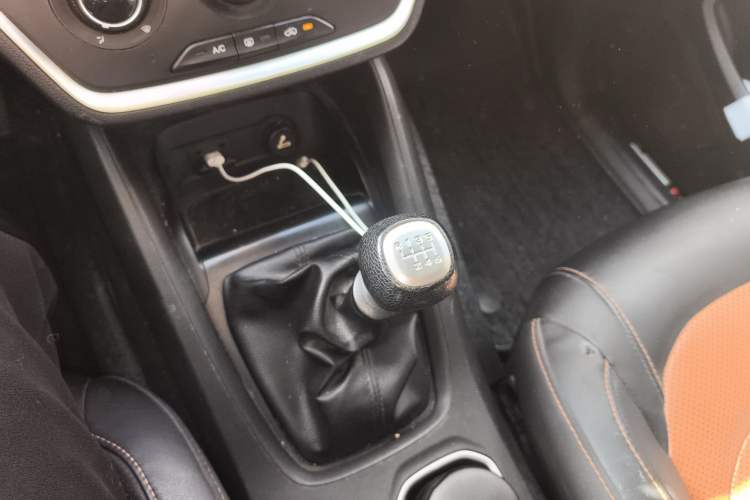 Used Wuling Hongguang S3 2018 1.5L Manual Comfort Model China V Standard