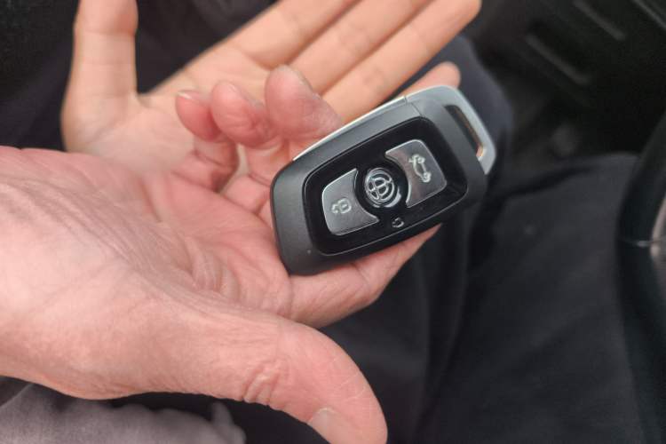 Used Brilliance V3 2015 1.5L Manual Smart Version
