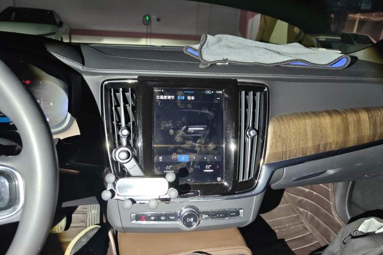 Used Volvo S90 2024 B5 Zhiyuan Luxury Edition