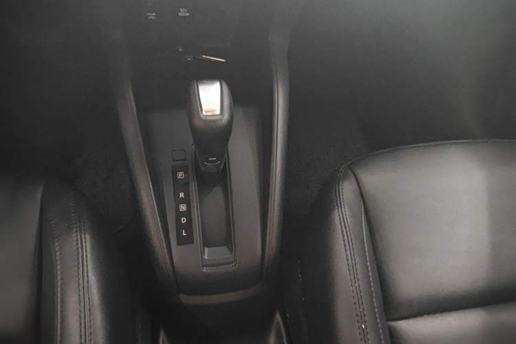 Used Nissan Kicks 2020 1.5L XL CVT Cool Enjoyment Edition Gear Lever