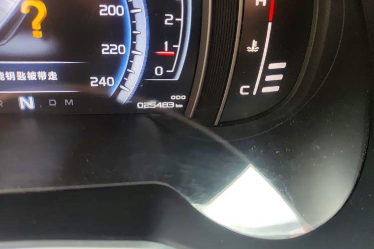 Used Geely Auto Emgrand X7 Sport 2016 1.8TD Automatic ZhiShang Model Odometer Close Up