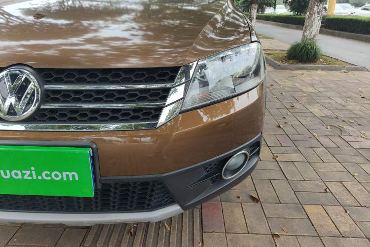 Used Volkswagen Cross Lavida 2014 1.6L Automatic