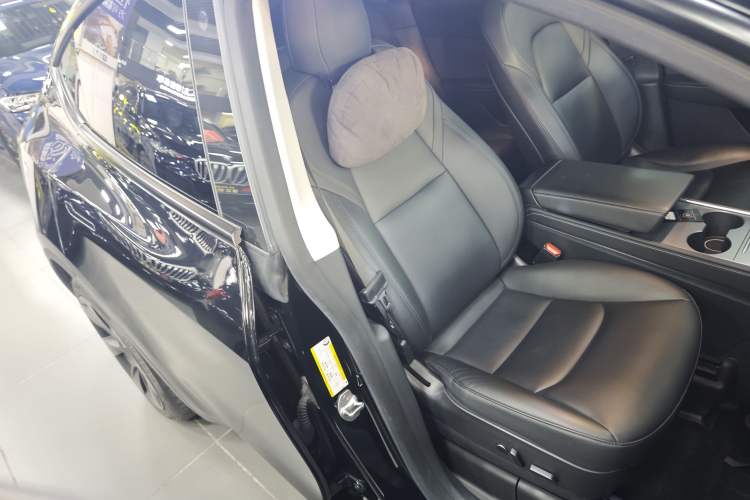 Used Tesla Model Y 2021 Long-Range All-Wheel-Drive Version 3D7
