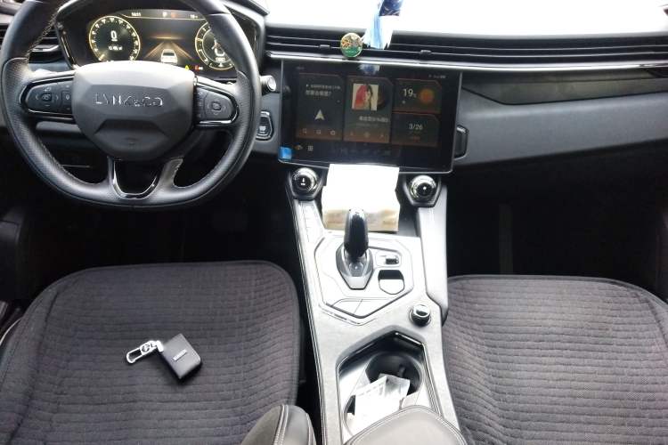 Used Lynk & Co 01 2021 2.0TD Four-Wheel Drive Hype-Halo Center Console