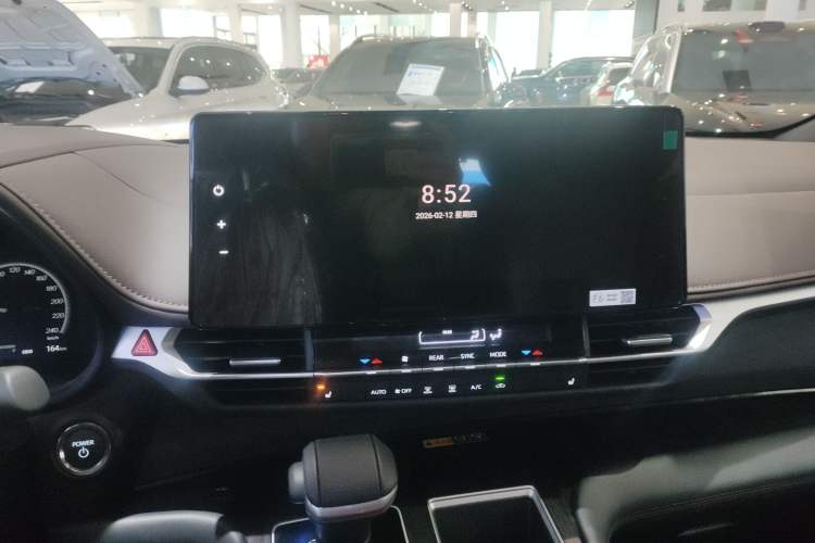 Used Toyota Granvia 2026 Model 2.5L Hybrid Prestige PLUS Four-Wheel Drive Edition
