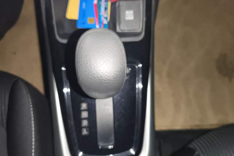 Used Nissan Tiida 2016 1.6L CVT Cool Dynamic Edition Gear Lever