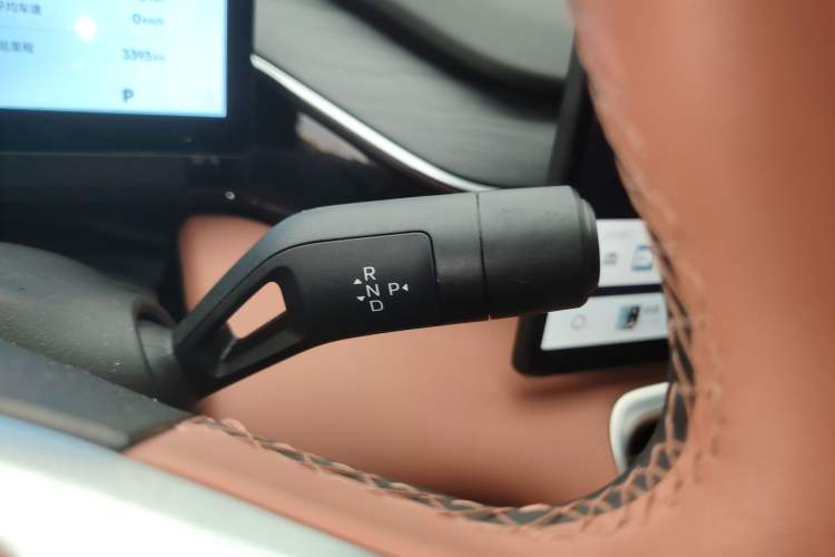 Used Geely Galaxy L6 2025 EM-i 140km Starship Edition Gear Lever