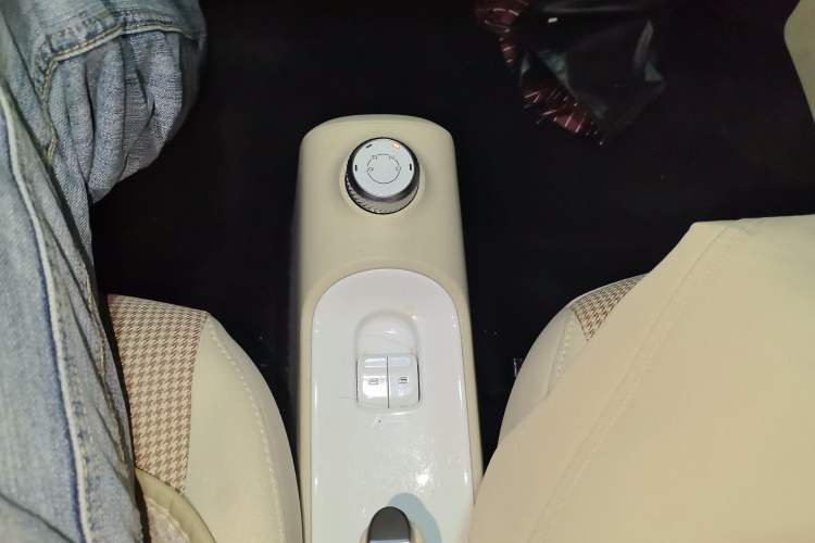 Used Wuling Hongguang MINIEV 2024 3rd Generation 215km Youth Edition Gear Lever