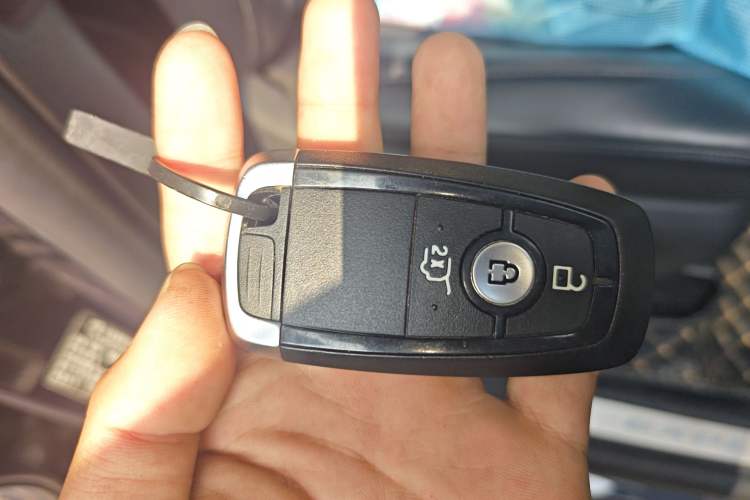 Used Ford Explorer 2020 EcoBoost 285 4x4 Platinum Edition 6 Seats